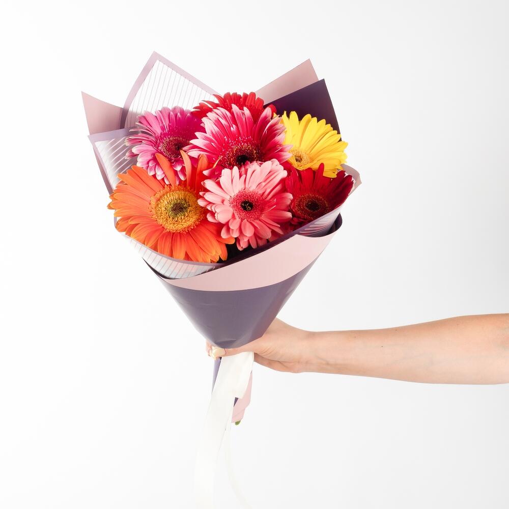 Солнечный букет из 7 свежих гербер – радость в подарок Анадырь Чукотский автономный округ