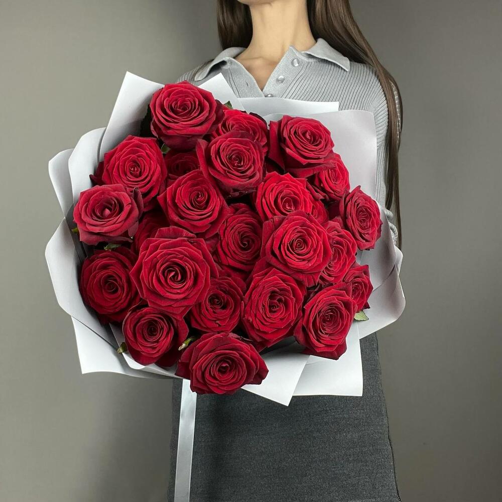 «Королевский бархат» – 25 роскошных красных роз из Эквадора  Анадырь Чукотский автономный округ