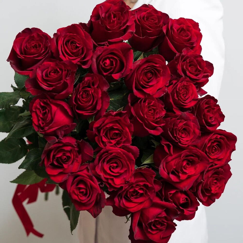 Роскошный букет «Эксплорер» – 25 красных роз для самых важных моментов Анадырь Чукотский автономный округ