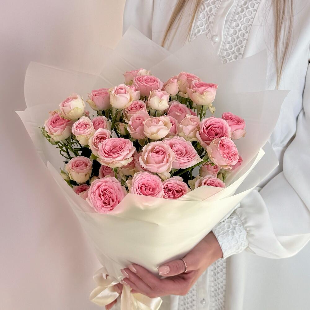 Букет «Нежный аромат» – пышные розовые кустовые розы в элегантной упаковке Анадырь Чукотский автономный округ