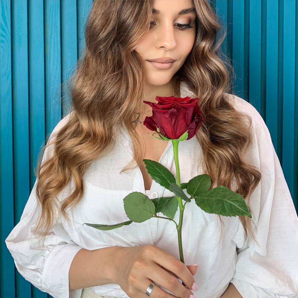 Комплимент из красной эквадорской розы – минимализм роскоши Анадырь Чукотский автономный округ