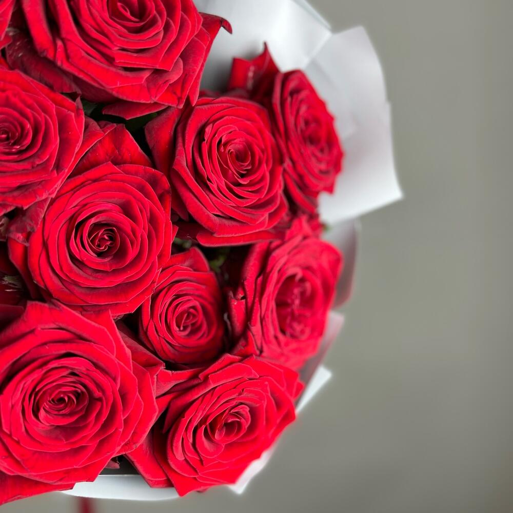 Букет «Красный бархат» – роскошь эквадорских роз Анадырь Чукотский автономный округ