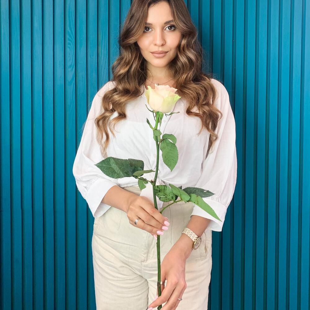 Комплимент из розовой эквадорской розы – минимализм роскоши Анадырь Чукотский автономный округ