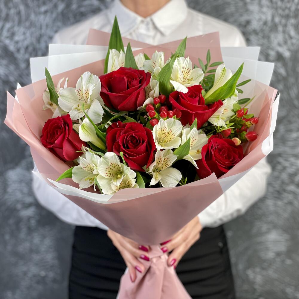 Букет «Нуар» – контраст страсти и нежности Анадырь Чукотский автономный округ