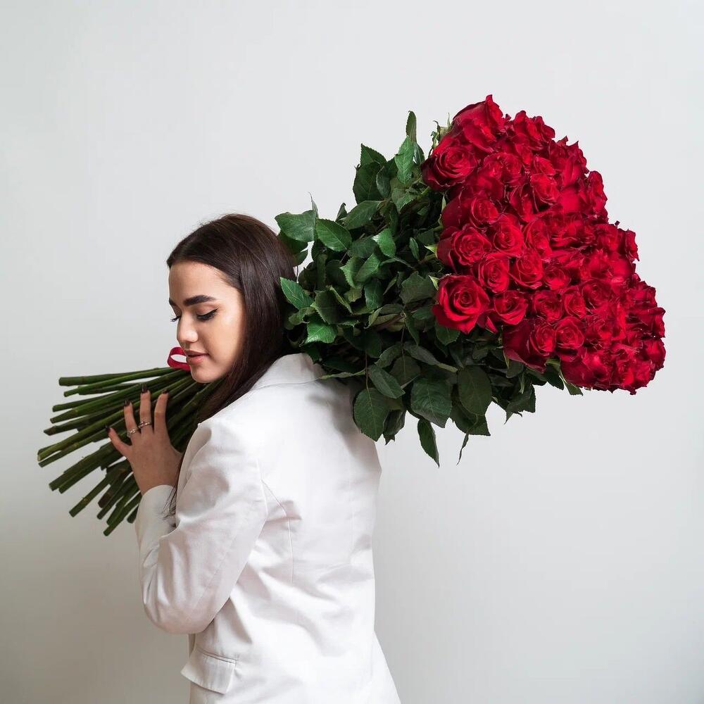 Роскошный букет из 51 красной розы – воплощение безграничной любви Анадырь Чукотский автономный округ