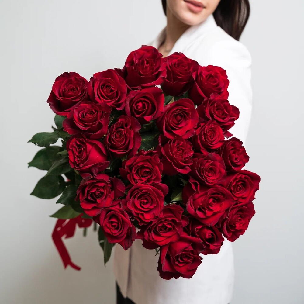 Роскошный букет «Эксплорер» – 25 красных роз для самых важных моментов Анадырь Чукотский автономный округ