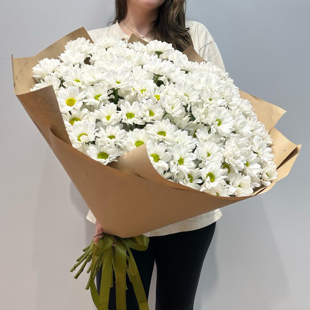 Букет «21 ромашка» – нежные белые кустовые хризантемы в натуральном стиле Анадырь Чукотский автономный округ