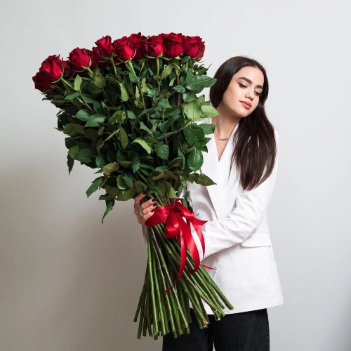 Роскошный букет из 51 красной розы – воплощение безграничной любви Анадырь Чукотский автономный округ